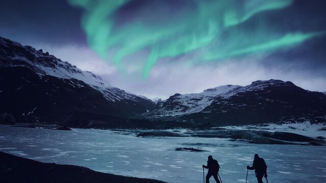 1Nordea_xx_small-Hikers under the Northern lights